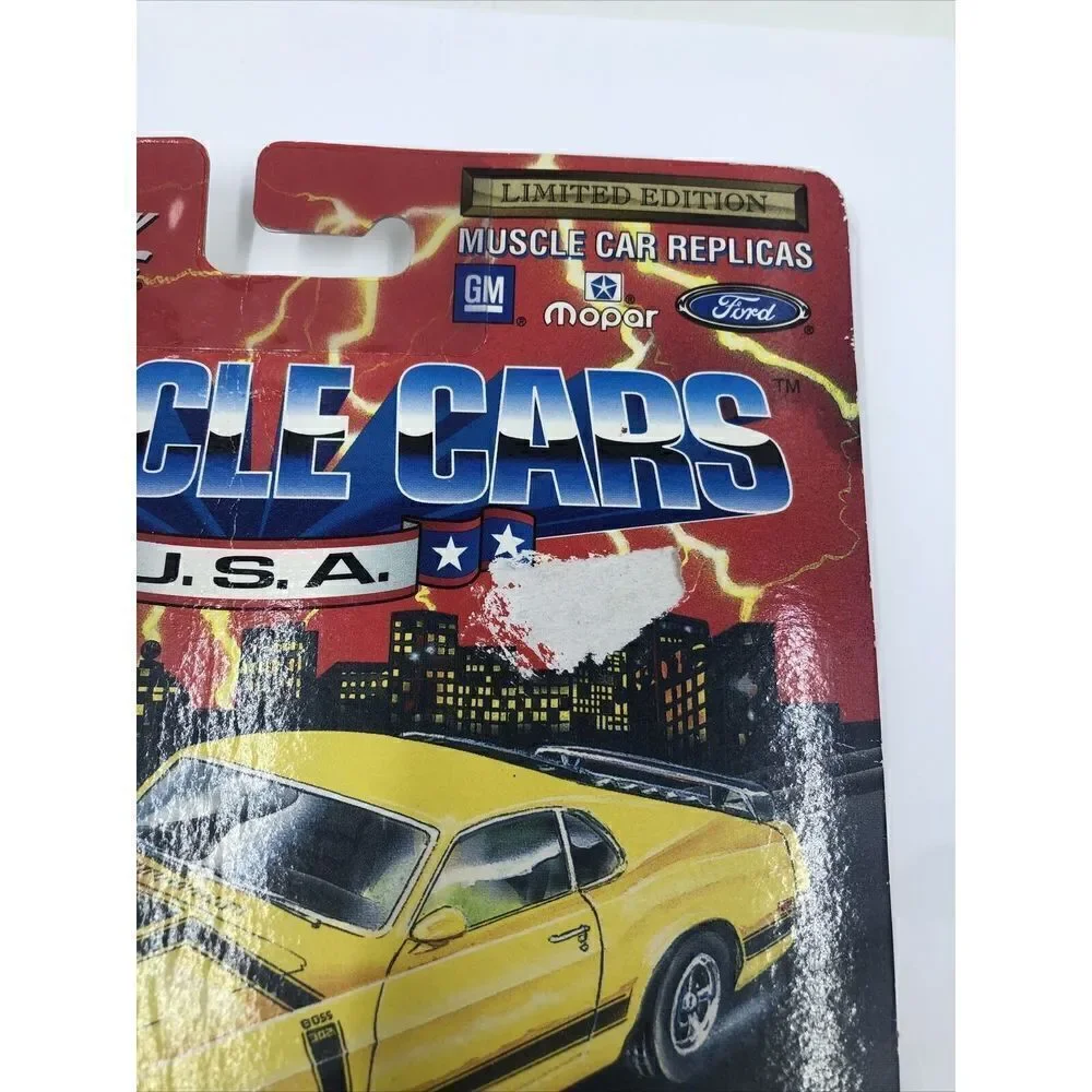 Johnny Lightning Muscle Cars USA 1969 Olds 442 Yellow Diecast 1/64 Series 9